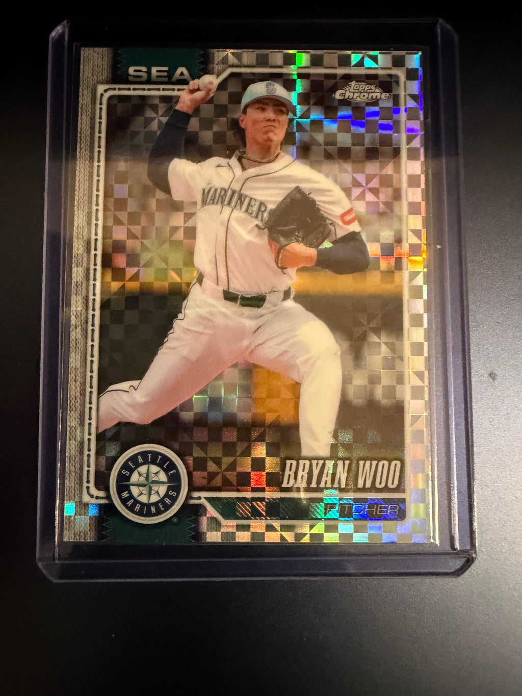 Bryan Woo 2026 Topps Chrome X-Fractor