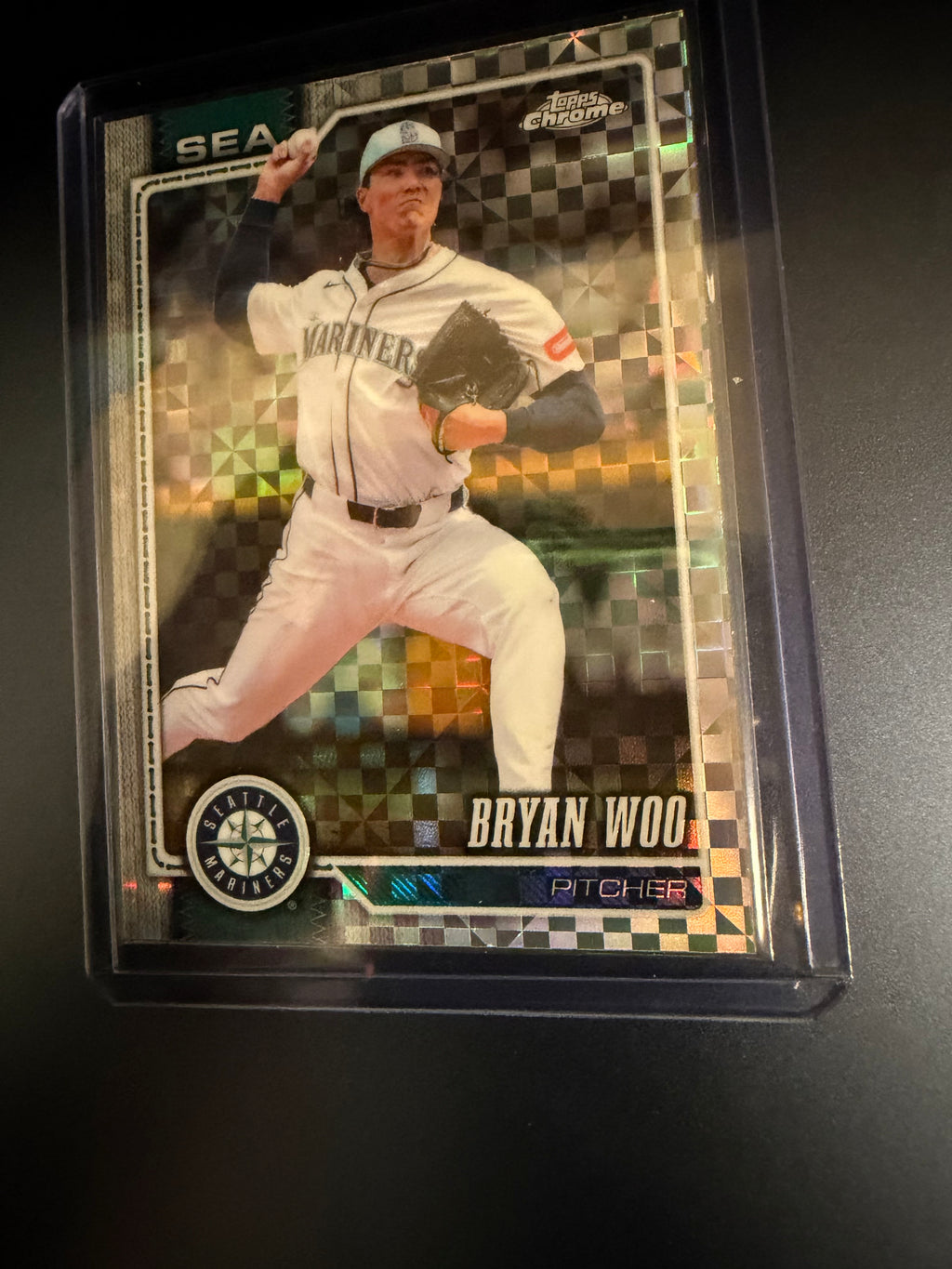 Bryan Woo 2026 Topps Chrome X-Fractor